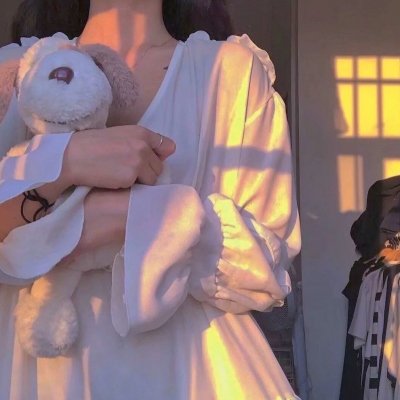 色彩直冲而上 海报